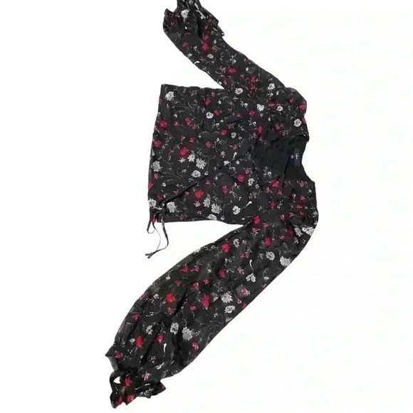 Lulus Balloon Sheer Sleeve Mock Wrap Top Black “Wrapped In Blooms” Size Large - Picture 4 of 10